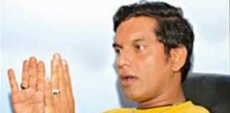 ආයේ කිසිම දවසක දේශපාලනයට එන්නේ නෑ