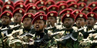 ස්වෛරී රටක ආරක්ෂක හමුදාව ප්රතිසංස්කරණයට ලක් කරන ලෙස නිර්දේශ කිරීමට මානව හිමිකම් කවුන්සිලයට බලය දුන්නේ කවුද? Sri_lankan_army_Sri_Lanka_soldiers