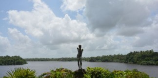 අපි ඉබාගාතේ යමින් සිටින්නෙමු ද? freedom