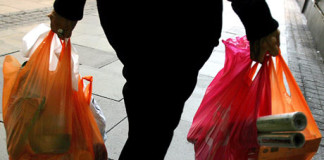 පොලිතින් වලින් පෙට්රල් – ශ්රී ලාංකිකයෙකුගේ විස්කම් සොයා ගැනීමක් polythene