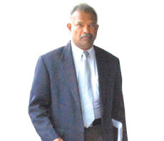 එක්නැලිගොඩට සාධාරණය ඉටුකරන්න හමුදාව සමග හැප්පෙන කවුද මේ ඒ.එස්.පී. ශානි ASP-Shani