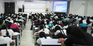 ක්ලාස් එකේ කුණුහරුප කියමින් යකා නැටූ නුවර ටියුෂන් මාස්ටර් – Tuition classes and tuition teachers