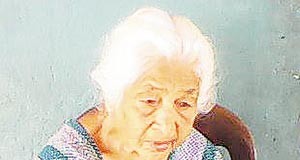 මැරෙන මොහොතට වතුර උගුරක් දෙන්න මගේ පුතා මට බේරා දෙන්න – Mothers Love mother