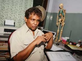 ගස්ලබු කොළේ ලෙඩ සුවකරන බලේ ලෝකයට අරන් ගිය දොස්තර මහත්තයා – Dengue fever new treatment from Sri Lanka